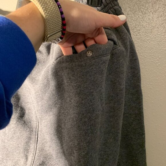 Nike sweatpants/joggers - size large - Picture 8 of 8